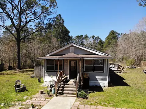 16197 Magnolia St, Kiln, MS 39556