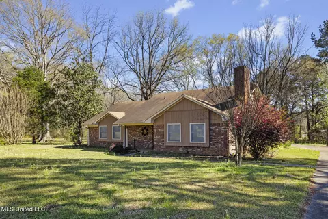 1054 Westbury Sq, Jackson, MS 39212