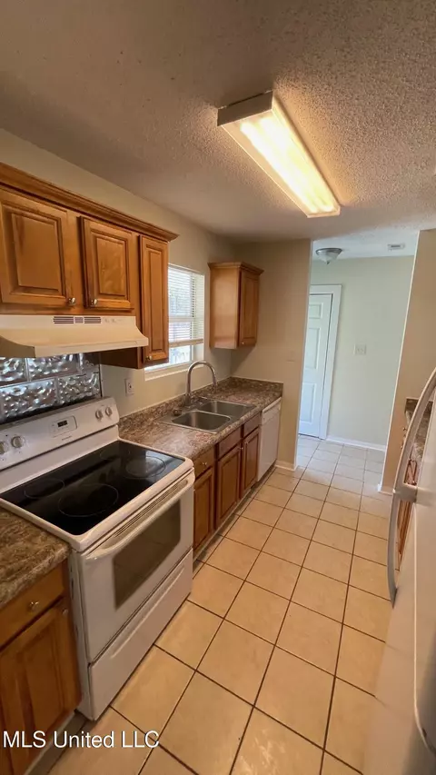 Kitchen - 20193 Old Highway 49, Saucier, MS 39574 photo 1 of 2