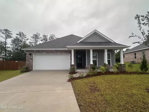 17884 Kelso Dr, D'iberville, MS 39540