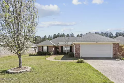 664 Parker Pl, Brandon, MS 39042