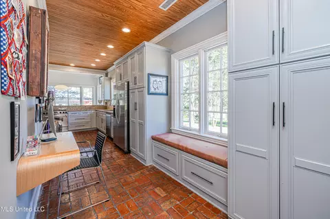 Kitchen - 1616 Eastover Dr, Jackson, MS 39211 photo 1 of 8
