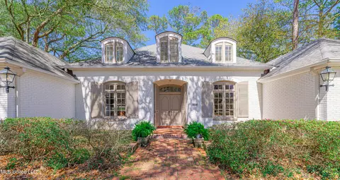 Exterior - 1616 Eastover Dr, Jackson, MS 39211 photo 4 of 18