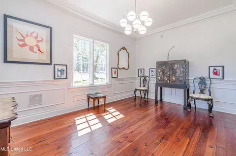 Dining - 1616 Eastover Dr, Jackson, MS 39211 photo 2 of 4