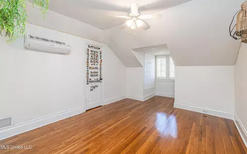 Bedroom - 1616 Eastover Dr, Jackson, MS 39211 photo 9 of 11