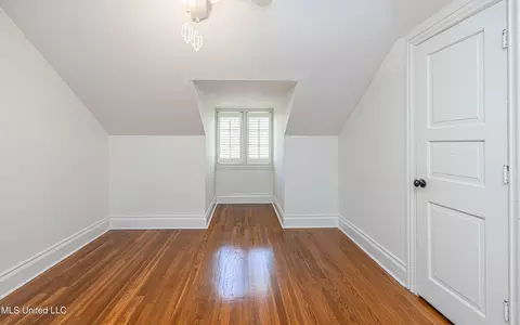 Bedroom - 1616 Eastover Dr, Jackson, MS 39211 photo 7 of 11