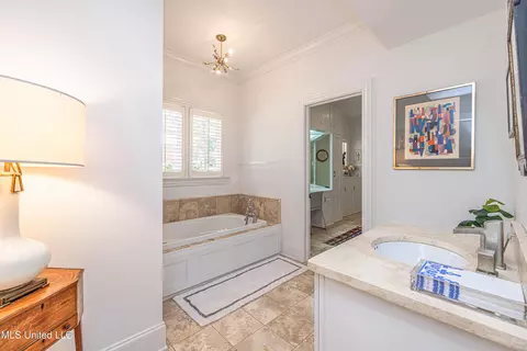 Bath - 1616 Eastover Dr, Jackson, MS 39211 photo 1 of 11