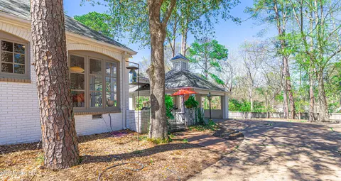 Exterior - 1616 Eastover Dr, Jackson, MS 39211 photo 7 of 18