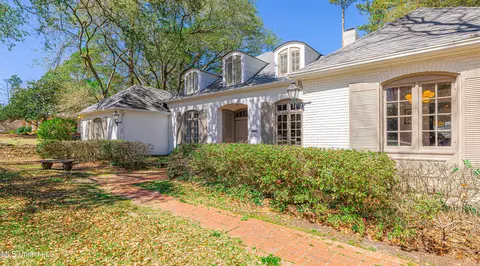 Exterior - 1616 Eastover Dr, Jackson, MS 39211 photo 5 of 18