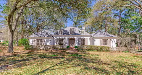 1616 Eastover Dr, Jackson, MS 39211