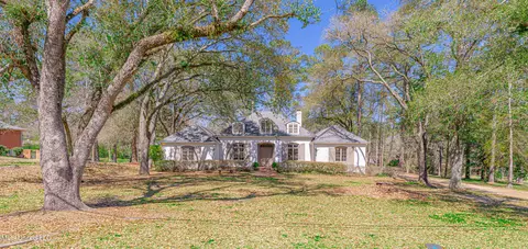 Exterior - 1616 Eastover Dr, Jackson, MS 39211 photo 2 of 18
