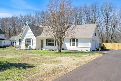 4481 Summers Place Dr, Olive Branch, MS 38654