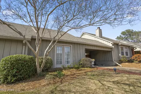 Exterior - 209 River Pl, Jackson, MS 39211 photo 1 of 8