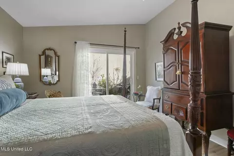 Bedroom - 209 River Pl, Jackson, MS 39211 photo 3 of 4