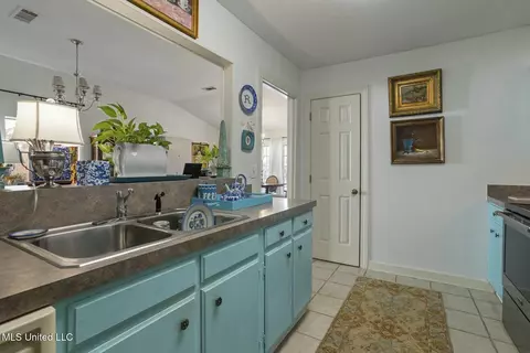 Kitchen - 209 River Pl, Jackson, MS 39211 photo 1 of 4