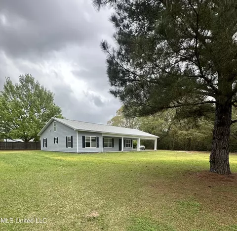 5429 Lois Twins Rd, Moss Point, MS 39562