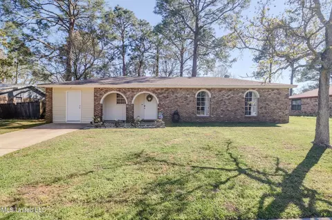 2525 Calle Hermosa St, Gautier, MS 39553