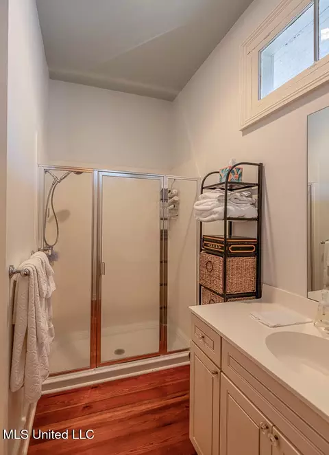 Bath - 706 State St, Natchez, MS 39120 photo 5 of 5
