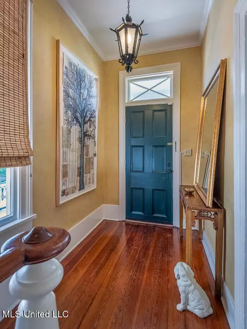 Entry Way - 706 State St, Natchez, MS 39120 photo 1 of 5