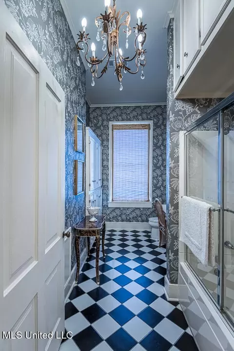 Bath - 706 State St, Natchez, MS 39120 photo 1 of 5
