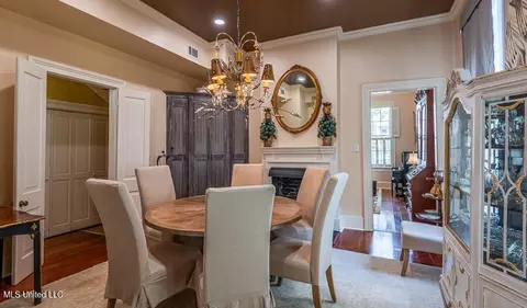 Dining - 706 State St, Natchez, MS 39120 photo 1 of 3