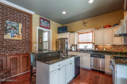 Kitchen - 706 State St, Natchez, MS 39120 photo 2 of 5