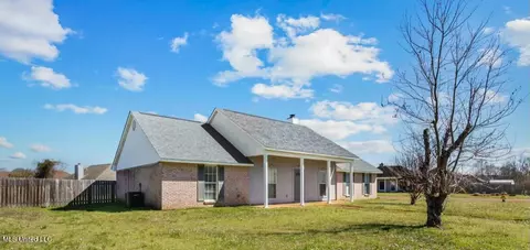 1002 Windmill Dr, Byram, MS 39272 photo 2