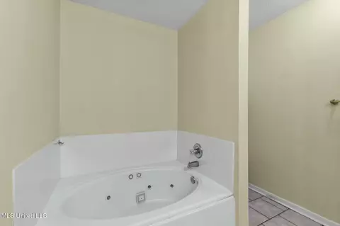 1002 Windmill Dr, Byram, MS 39272 photo 27