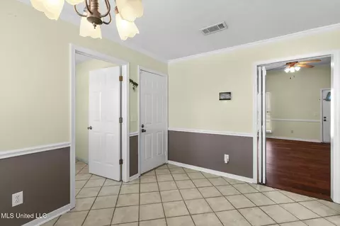 1002 Windmill Dr, Byram, MS 39272 photo 10