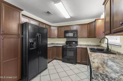 1002 Windmill Dr, Byram, MS 39272 photo 14