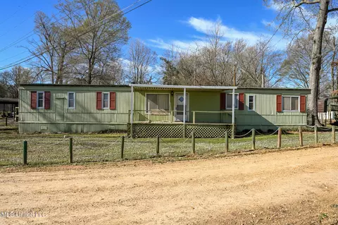 115 Collins Rd, Sardis, MS 38666 photo 1