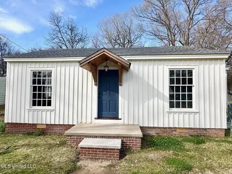 702 Farmer St, Cleveland, MS 38732