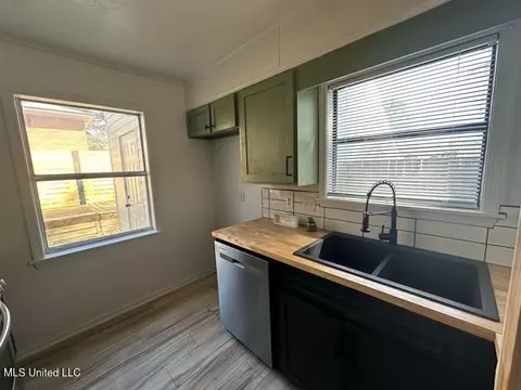 Kitchen - 852 Garvin St, Jackson, MS 39206 photo 1 of 2