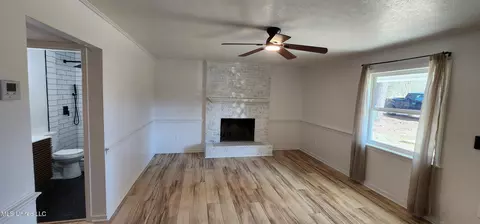 Living - 852 Garvin St, Jackson, MS 39206 photo 3 of 3