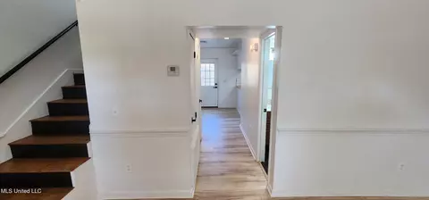 Entry Way - 852 Garvin St, Jackson, MS 39206 photo 2 of 2