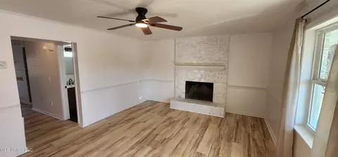 Living - 852 Garvin St, Jackson, MS 39206 photo 1 of 3