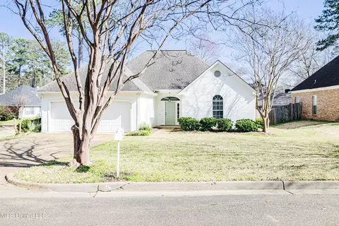 408 Autumn Creek Dr, Ridgeland, MS 39157