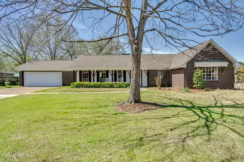 3635 Wilcox Dr, Pearl, MS 39208