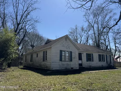 4525 Raymond Rd, Jackson, MS 39212