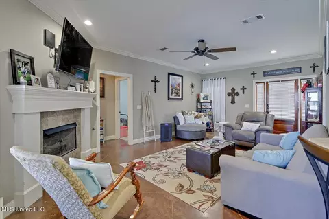 Living - 107 Britton Cir, Flowood, MS 39232 photo 1 of 3
