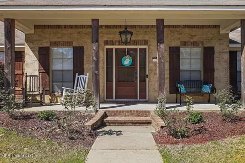 Exterior - 107 Britton Cir, Flowood, MS 39232 photo 5 of 9