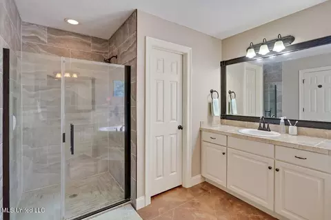 Bath - 107 Britton Cir, Flowood, MS 39232 photo 2 of 3