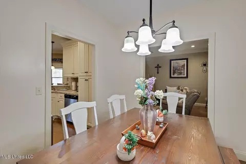 Dining - 107 Britton Cir, Flowood, MS 39232 photo 2 of 2