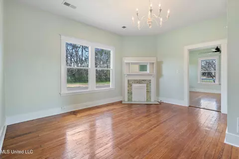 Living - 211 Church St, Como, MS 38619 photo 1 of 2
