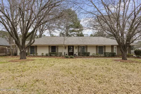 4666 Hazelwood Dr, Jackson, MS 39211