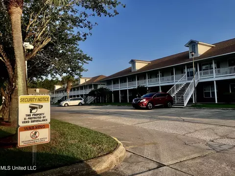 5080 Gautier Vancleave Rd, Gautier, MS 39553