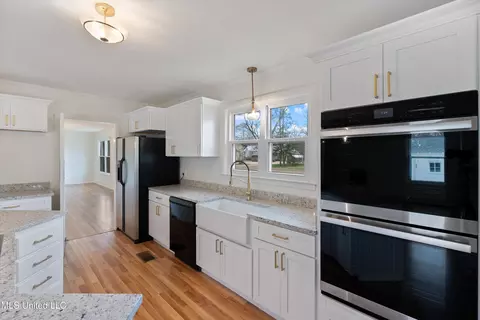 Kitchen - 404 Coleman St, Como, MS 38619 photo 7 of 7