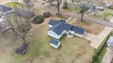 View/Area - 404 Coleman St, Como, MS 38619 photo 1 of 4