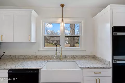 Kitchen - 404 Coleman St, Como, MS 38619 photo 6 of 7