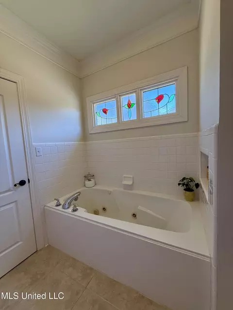 Bath - 104 Copper Ridge Dr, Brandon, MS 39042 photo 3 of 7